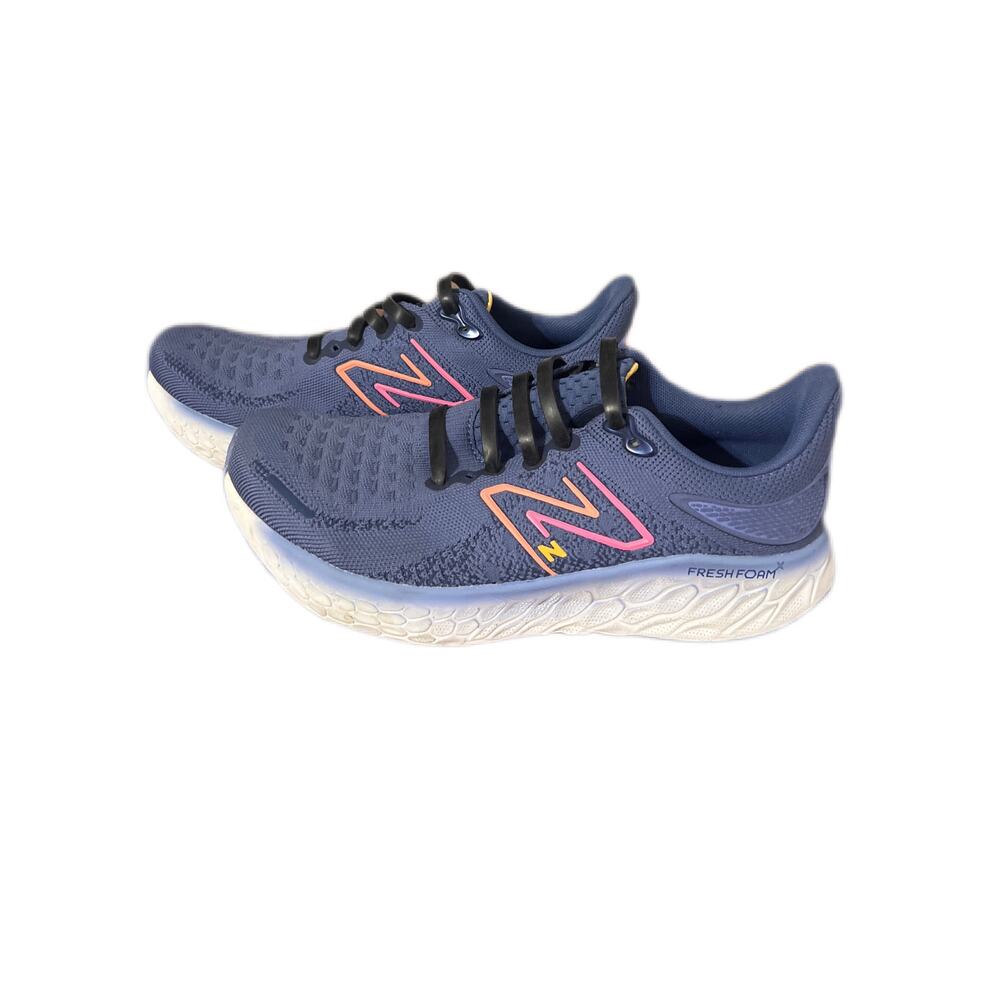 Women’s New Balance shoes